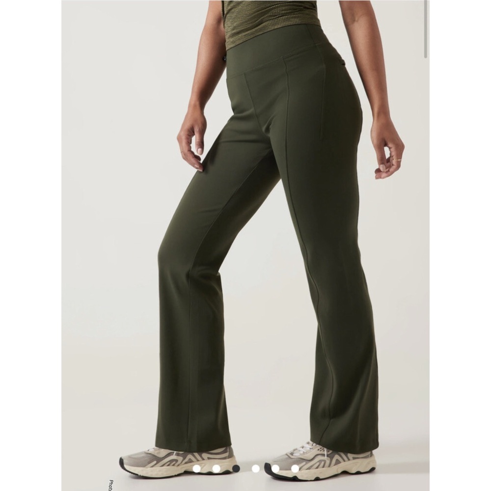 Athleta Dalancy straight leg pant aspen green Olive Green Women's Pants large